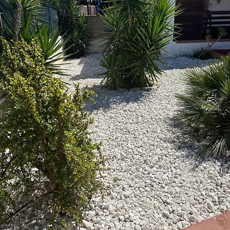 Beb Eclissi Bed & Breakfast Фонтане Бианче Екстериор снимка